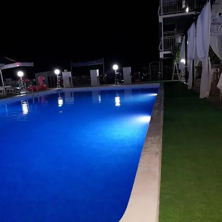 Complex Exotica فندق 2*