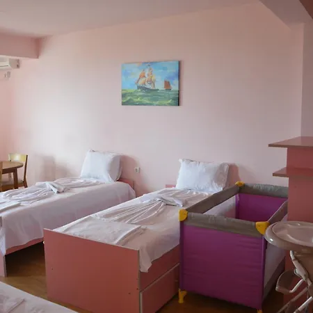 Complex Exotica فندق لوزينيتس