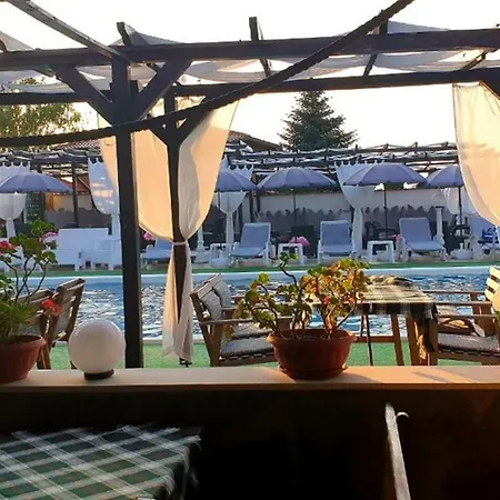 فندق Complex Exotica لوزينيتس